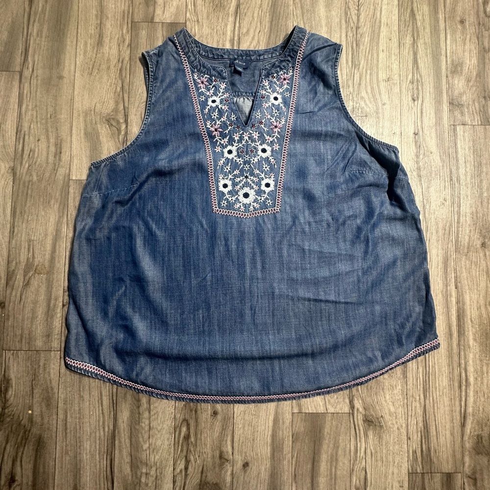 Till Denim Chambray Sleeveless Top Women's Size XL Floral
Embroidered Boho - Picture 2 of 11